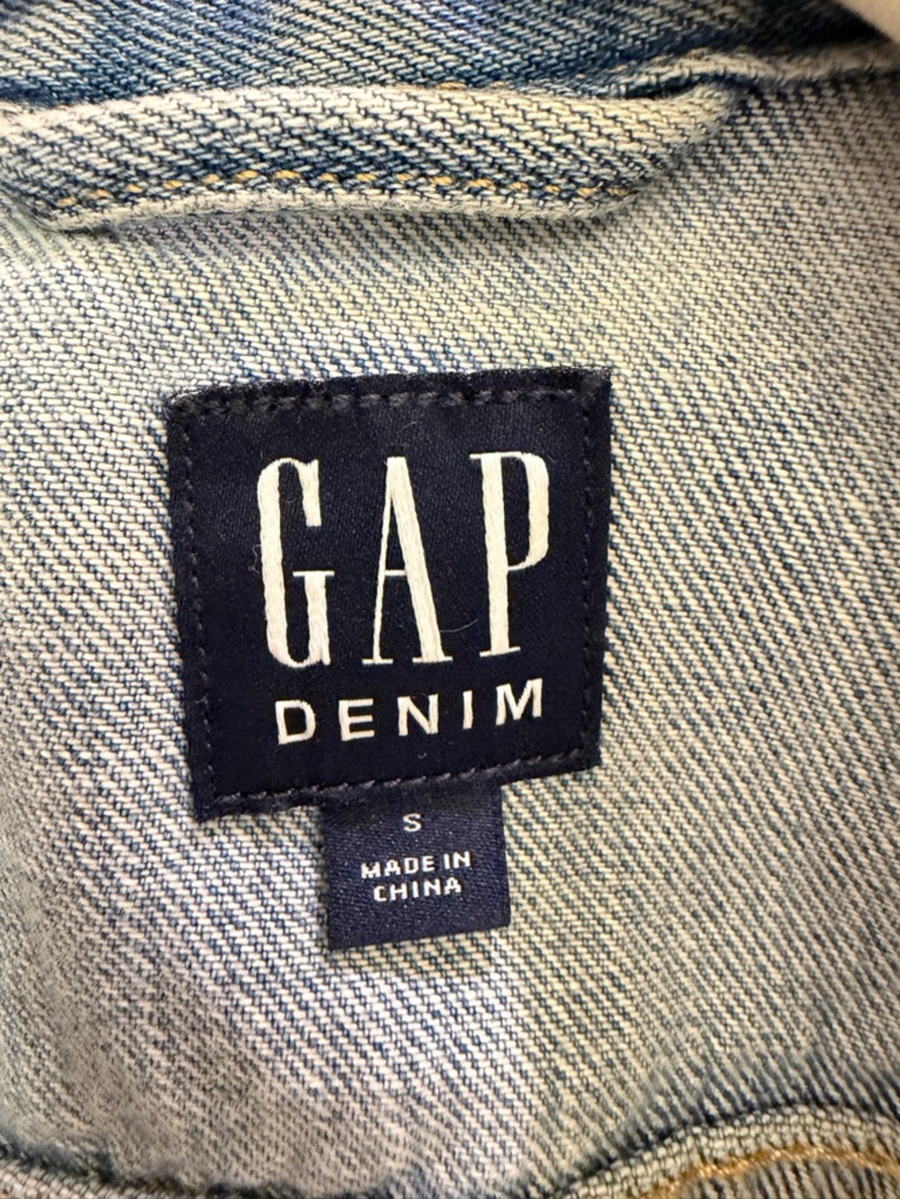 Gap Light Indigo Distressed Hem Jean Jacket Size S - Picture 3 of 6